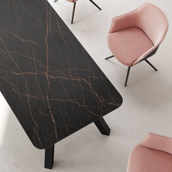 La table en céramique, résolument tendance
