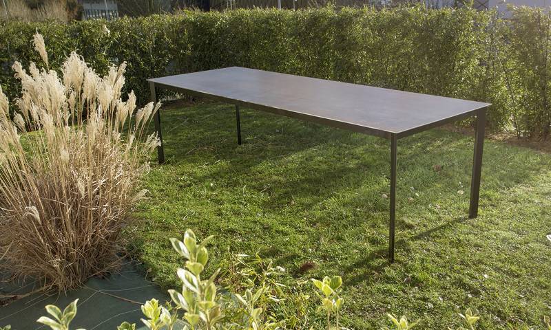 Table In out Triss