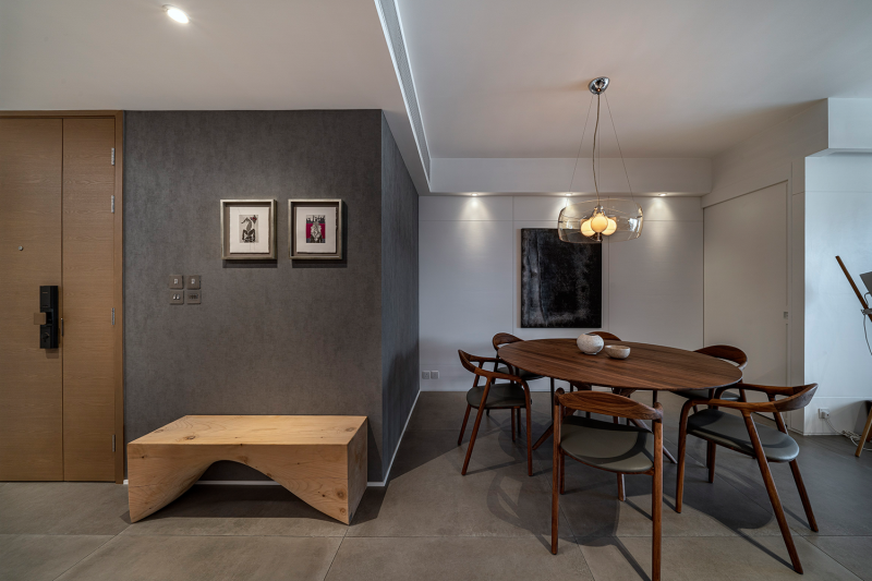 L’authenticité inlassable d’une table en bois massif